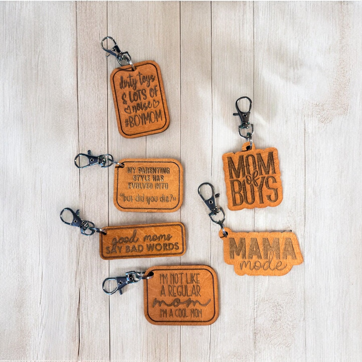 MOM KEYCHAIN