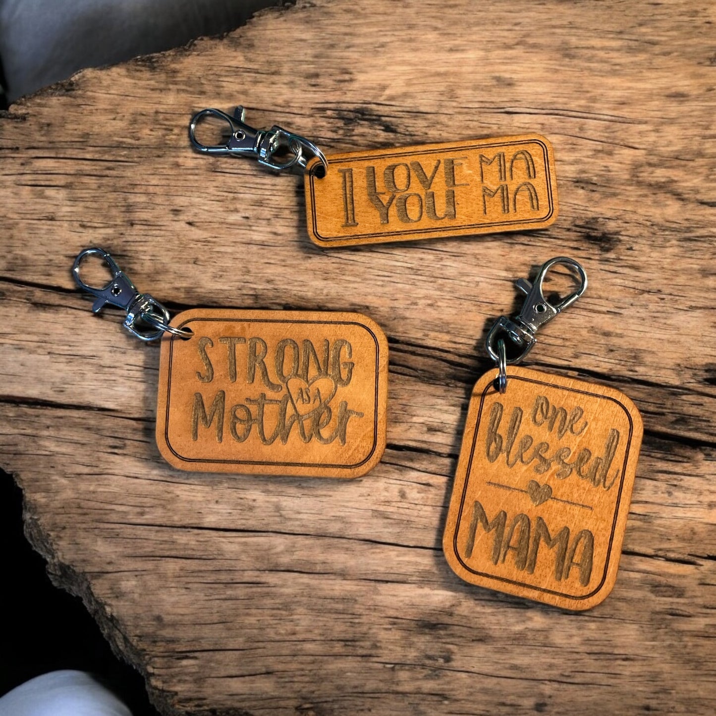 MOM KEYCHAIN